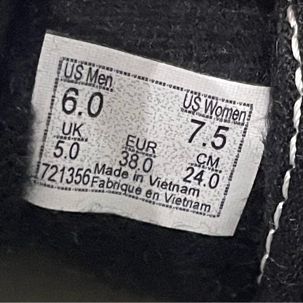 Vans Black and White Low-Top Sneakers - Picture 4 of 4